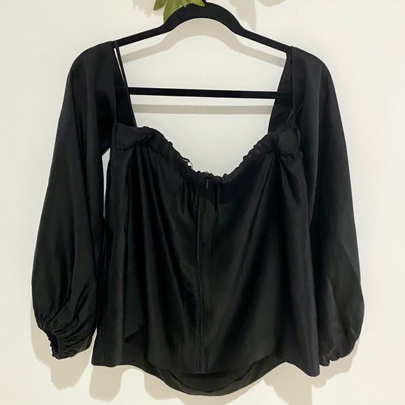 Elizabeth & James ‘Nolita’ Off-Shoulder Top - Picture 7 of 11